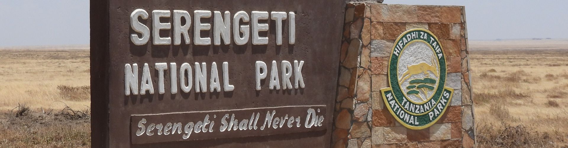 Wegwijzer Serengeti National Park gate